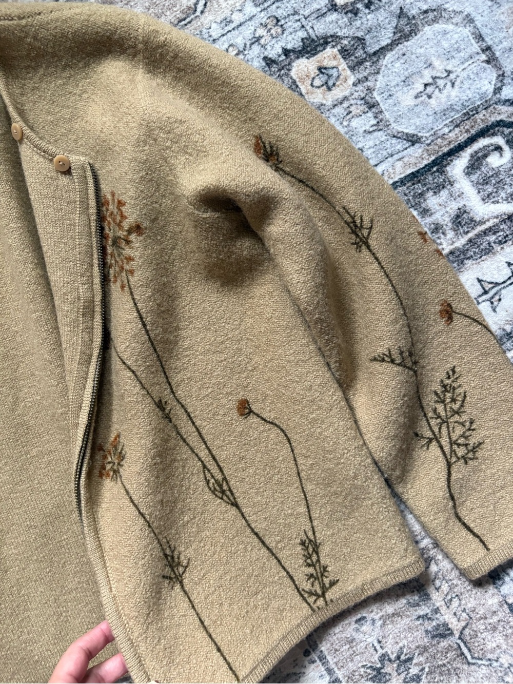 Vintage wool Talbots dandelion floral sweater size M - Picture 4 of 8